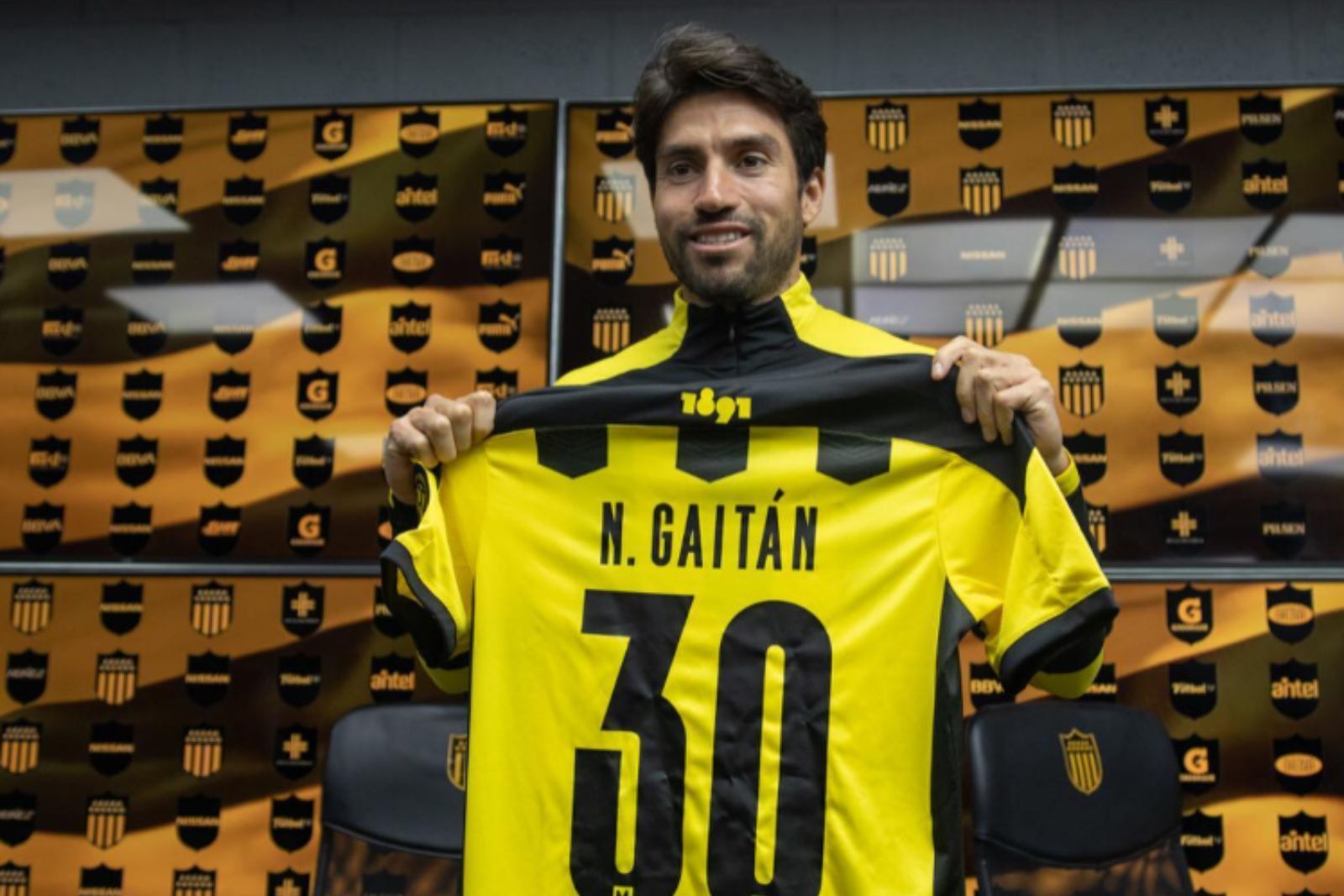 Nico Gaitán en su presentación con Peñarol  Fuente @NicoGaitán (Instagram