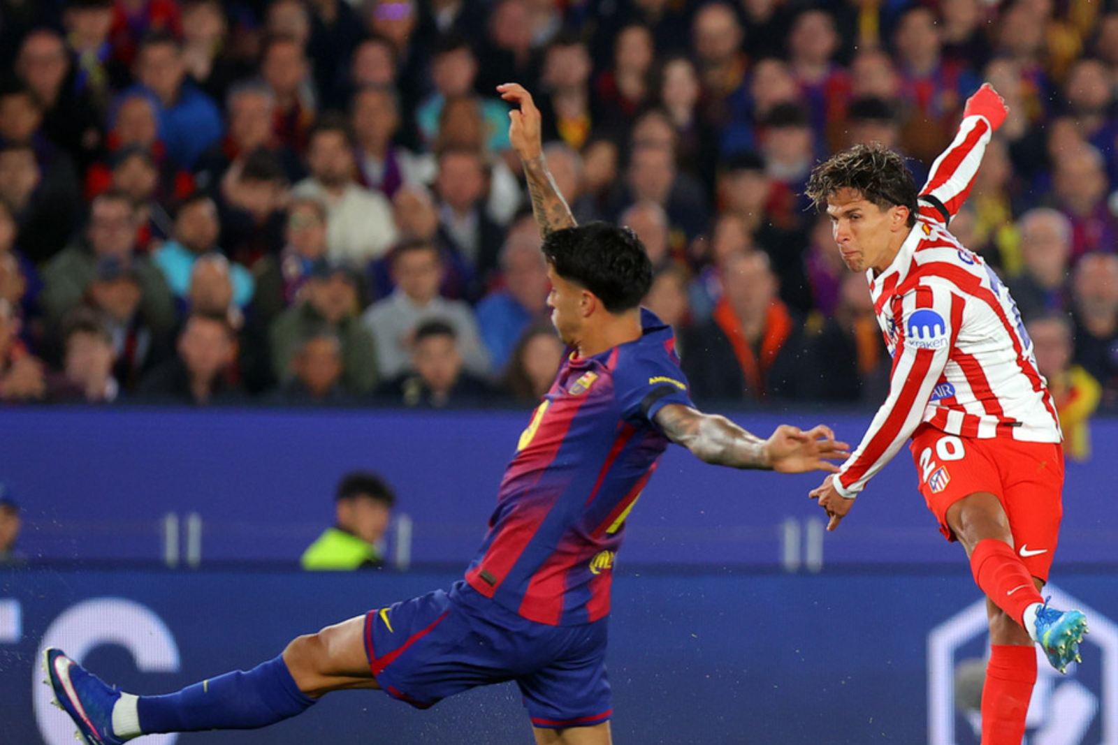 Giuliano fue acosado por la prensa | Fuente (@Atleti)