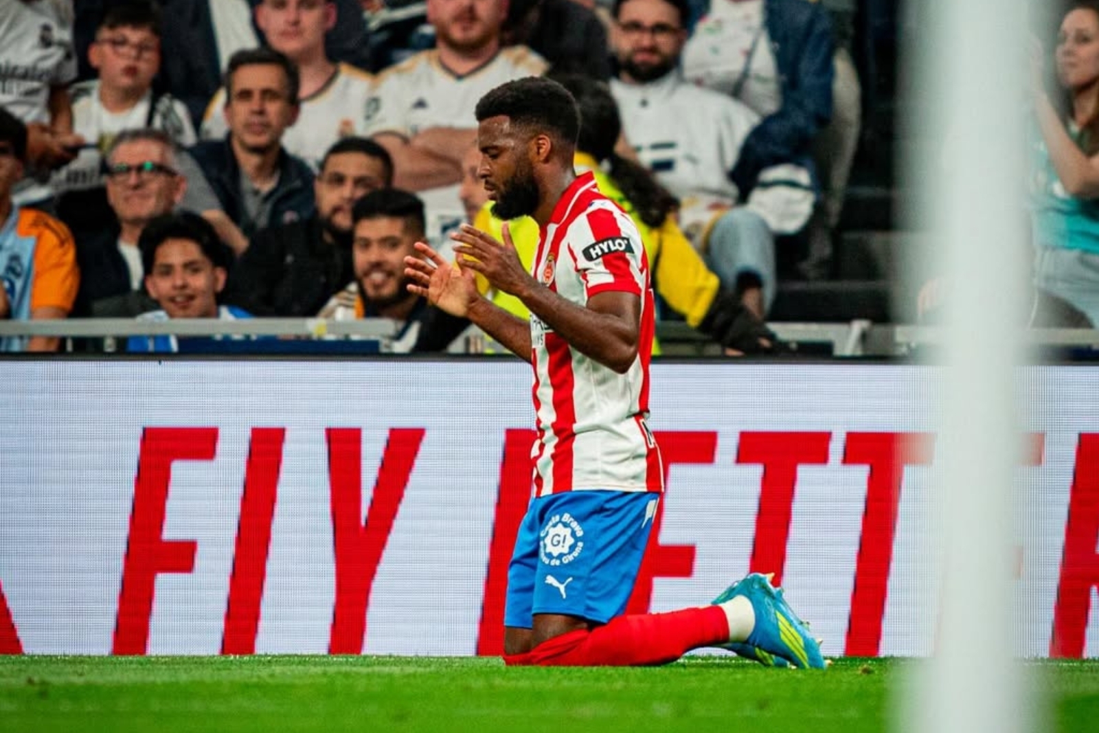El galo celebra su tanto en el feudo madridista | Fuente: (@thom_lemar27)