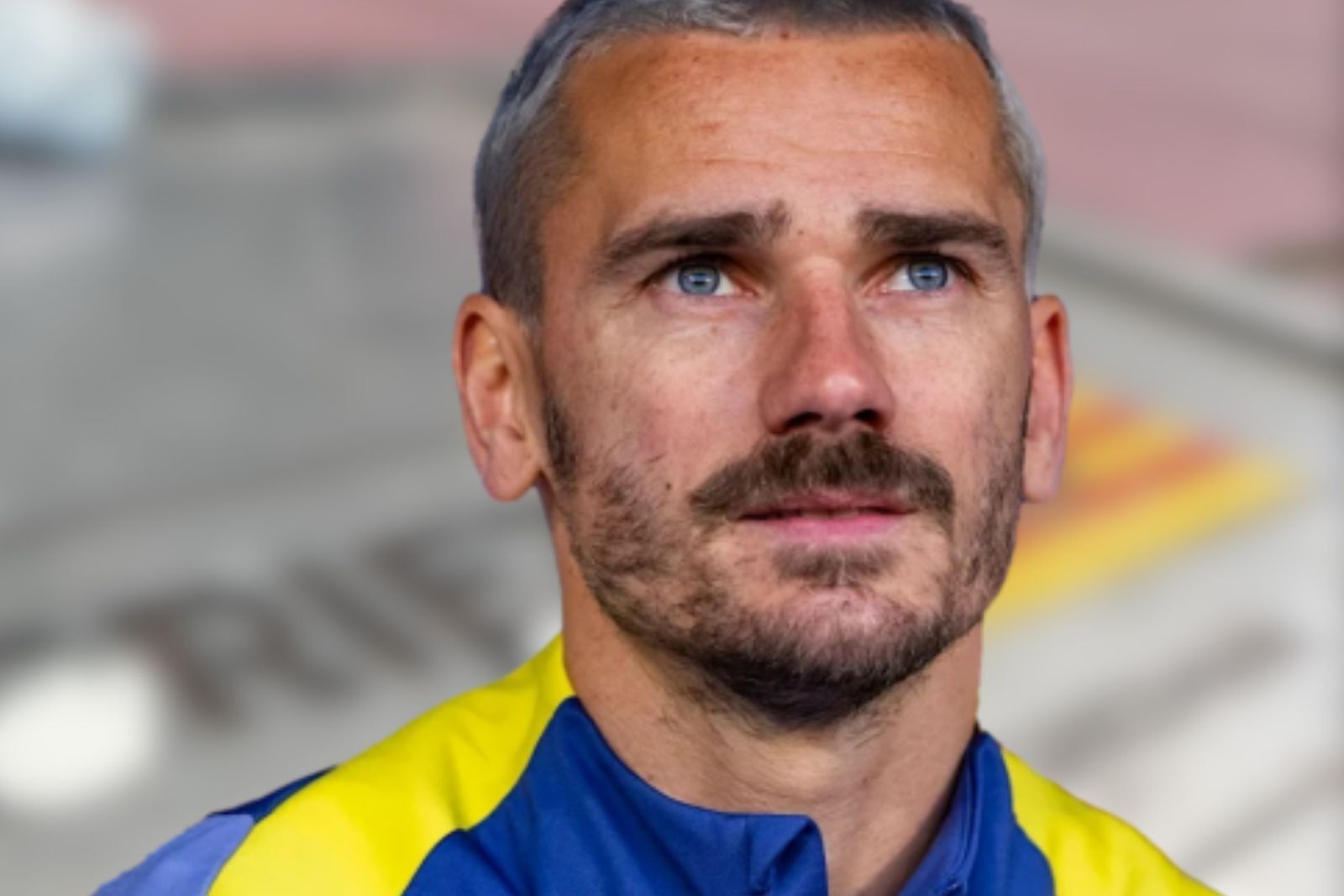 Atacan la placa de Antoine Griezmann | Fuente (Canva, MD y @Atleti)