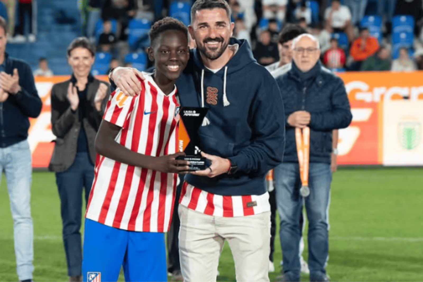 Viti junto a David Villa | Fuente (@fundacionjrm)