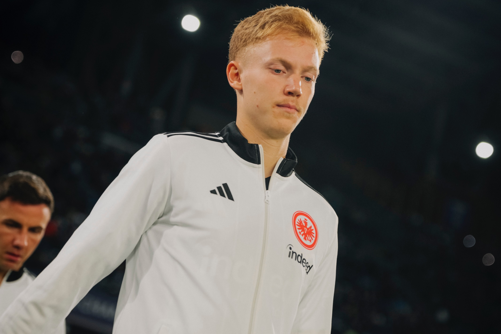 Hugo Larsson | Fuente (@Eintracht)