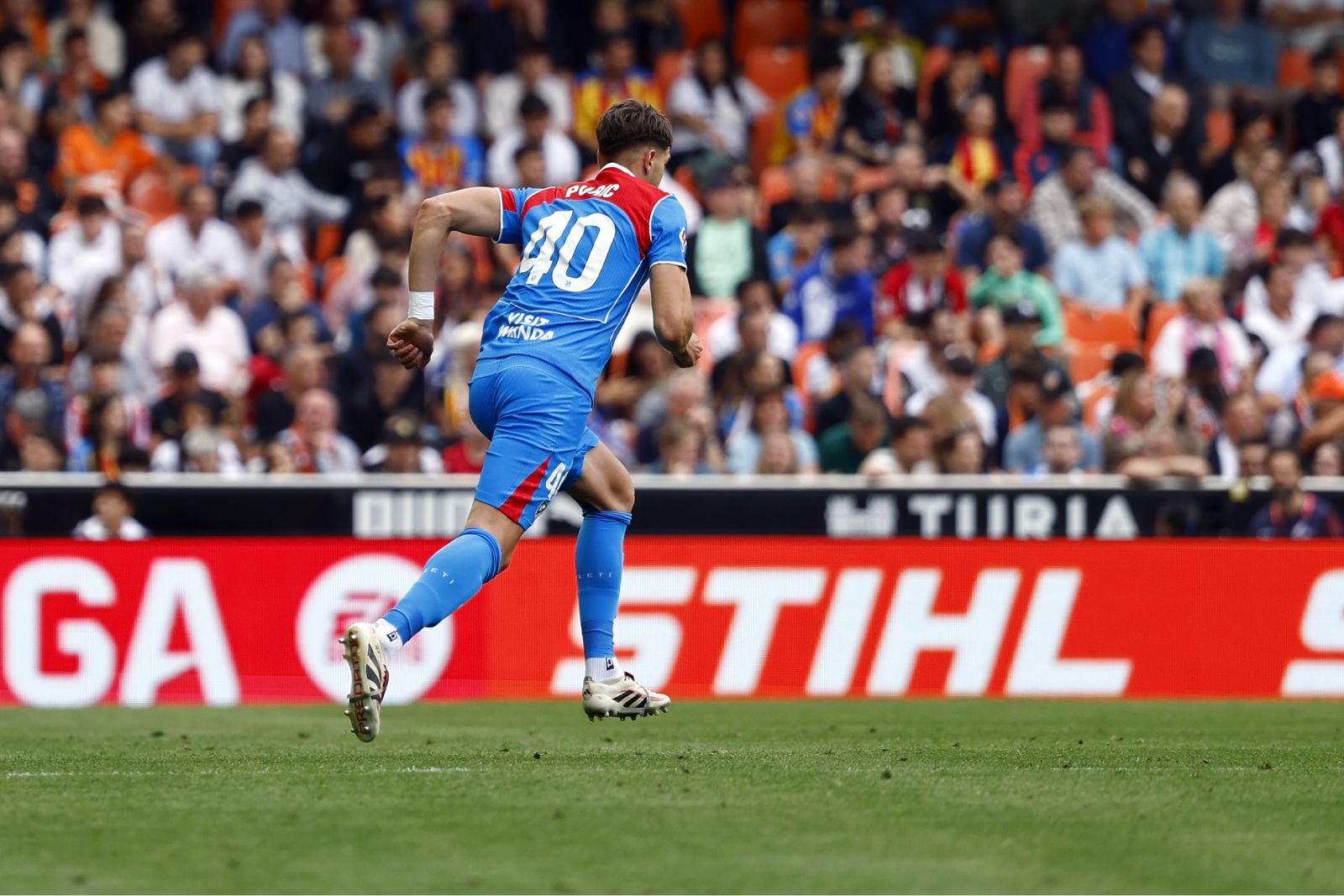 El serbio se estrenó en LaLiga con el Atlético: | Fuente: @Atleti