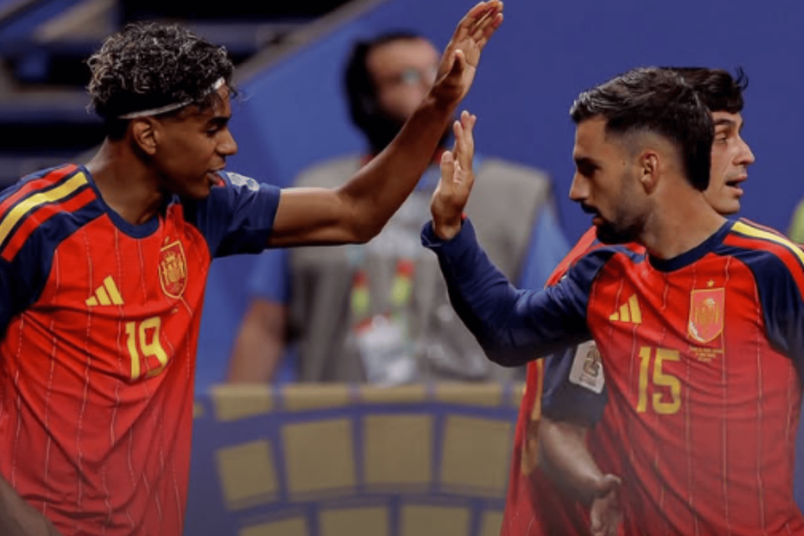 Baena junto a Lamine Yamal en el partido ante Arabia Saudita | Fuente (@alexbbaena)
