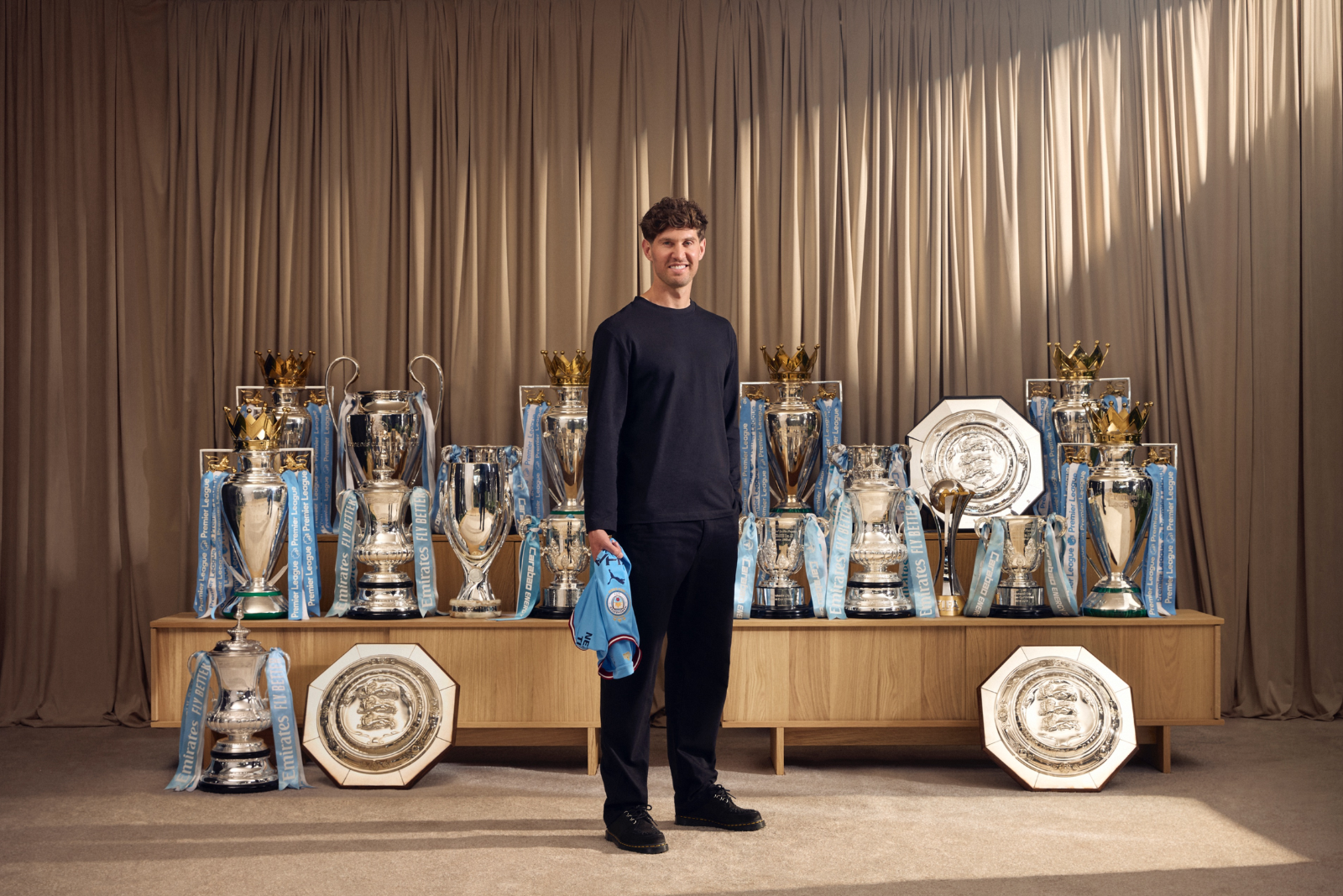 Stones con todos sus trofeos | Fuente (@ManCity en X)